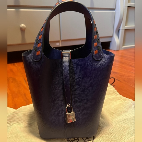 P$3600 Hermes Picotin 18 Bleu Encre Bag with silver lock - Picture 6 of 8